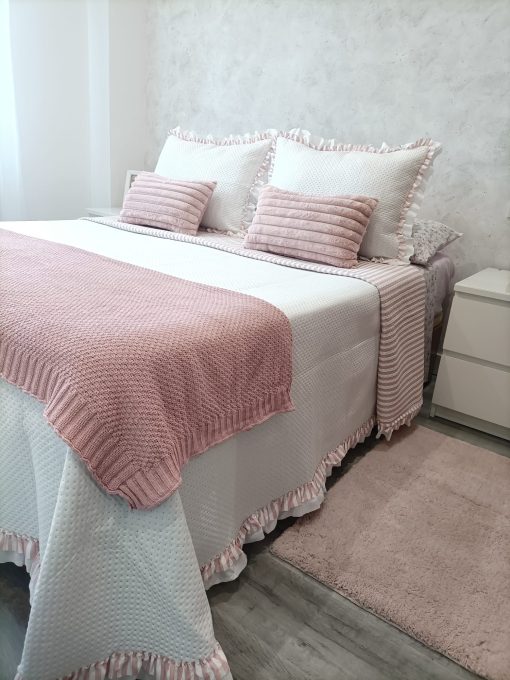 Pie de cama Artesanal en algodón 100%, Suave hipoalergénico y adaptable